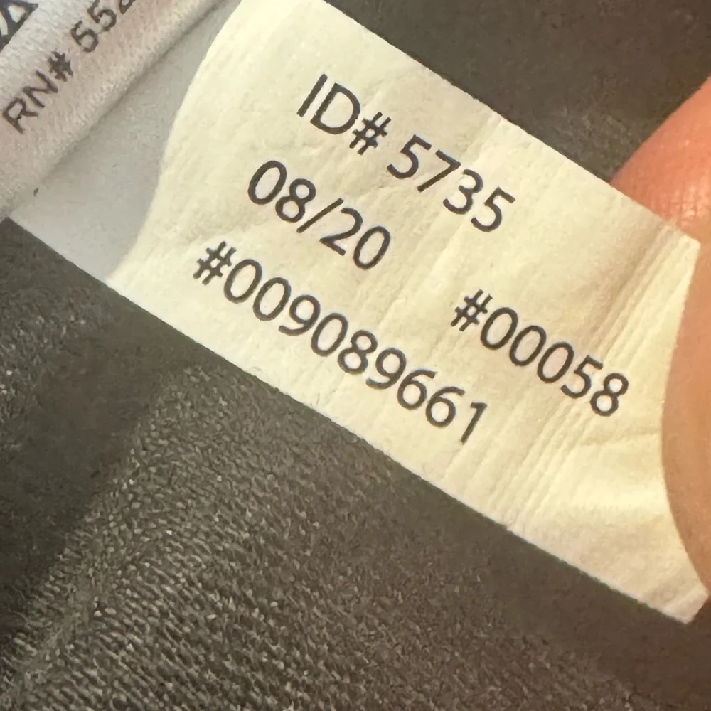 Express Black Faux Snakeskin Pattern Cropped High Rise Womens 8‎ Mom Jean - Picture 8 of 8